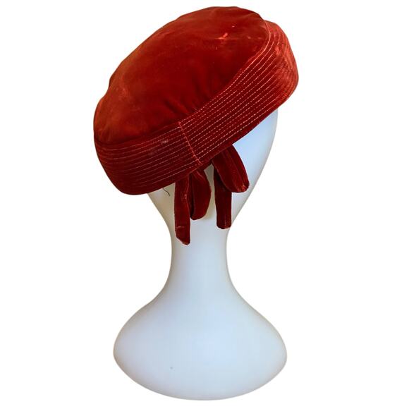 1950s Vintage Red Velvet Pillbox Beret Hat Bow Detail | Chapeaux Original main image 6